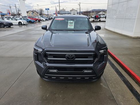Certified 2025 Toyota Tacoma SR5 image 12