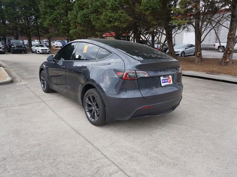 Used 2024 Tesla Model Y Long Range image 23