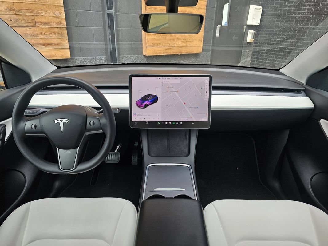 Used 2021 Tesla Model Y Long Range AWD/4WD image 22