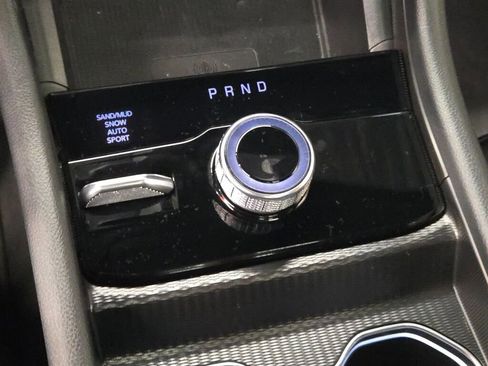 Used 2025 Jeep Grand Cherokee Limited w/ Luxury Tech Group II image 23