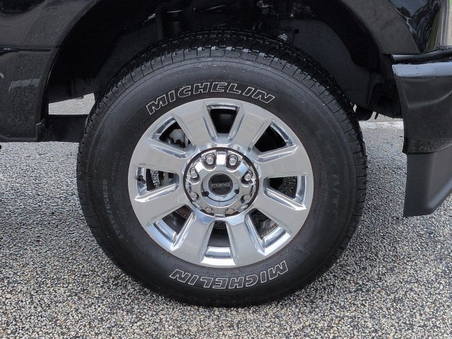 Used 2022 Ford F250 Platinum w/ FX4 Off-Road Package AWD/4WD image 11