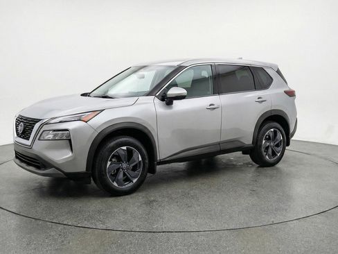 Used 2025 Nissan Rogue SV FWD image 3