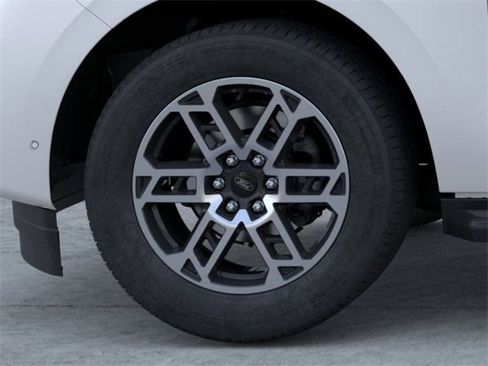 New 2025 Ford Expedition Active image 9