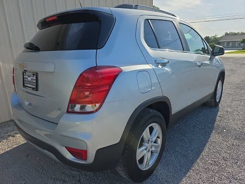 Used 2019 Chevrolet Trax LT w/ LT Convenience Package FWD image 5