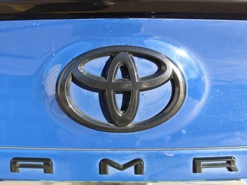 Used 2023 Toyota Camry SE image 22