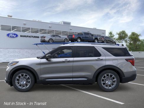 New 2026 Ford Explorer Platinum image 3