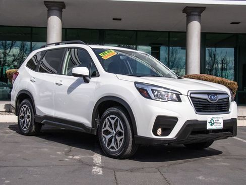 Used 2019 Subaru Forester Premium image 1