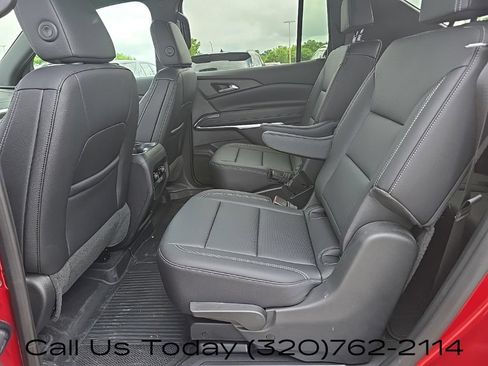 Used 2025 Chevrolet Traverse LT w/ Driver Confidence Package AWD/4WD image 20