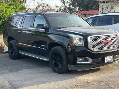 Used 2017 GMC Yukon XL Denali w/ Open Road Package image 2