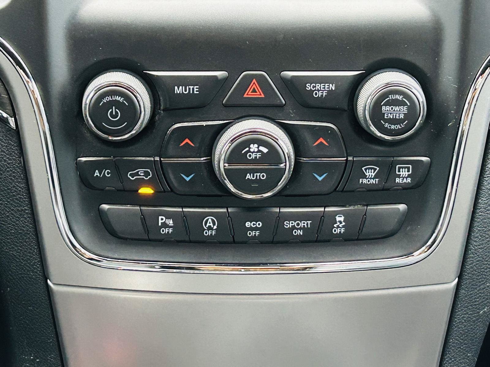 Used 2018 Jeep Grand Cherokee Limited AWD/4WD image 21