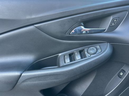 Used 2017 Chevrolet Volt LT image 12