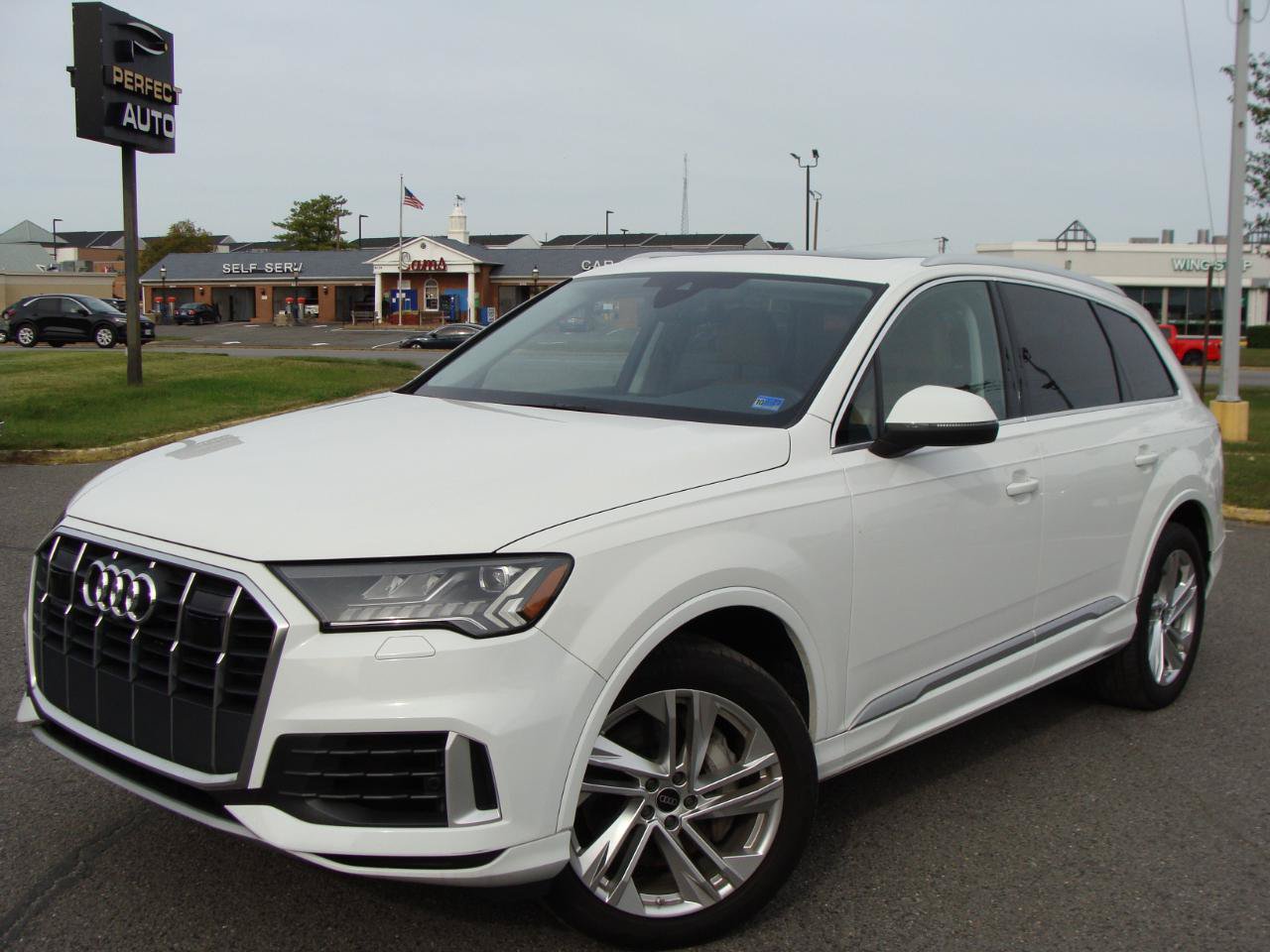 Used 2024 Audi Q7 3.0T Premium AWD/4WD image 3