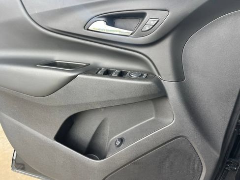 Used 2024 Chevrolet Equinox LT FWD image 6