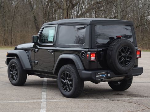 Used 2023 Jeep Wrangler Sport S image 37