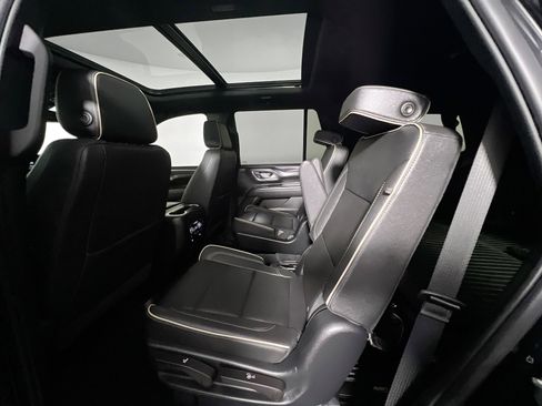 Used 2023 GMC Yukon SLT w/ SLT Luxury Package image 29