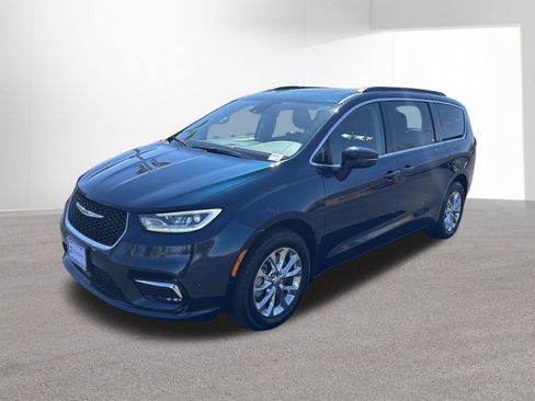 Used 2022 Chrysler Pacifica Touring-L AWD/4WD image 4