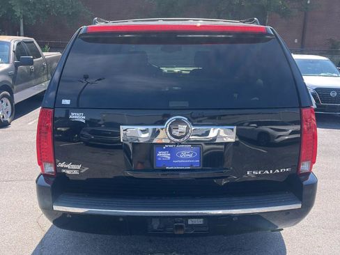 Used 2011 Cadillac Escalade ESV Luxury AWD/4WD image 4