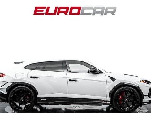 Used 2023 Lamborghini Urus Performante AWD/4WD image 6