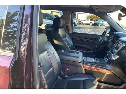 Used 2017 Chevrolet Suburban Premier image 7