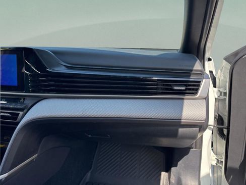 Certified 2025 Toyota Camry SE image 32