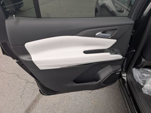 New 2026 Chevrolet Traverse High Country w/ LPO, Floor Liner Package AWD/4WD image 10