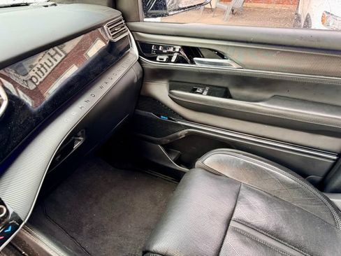 Used 2022 Jeep Grand Wagoneer Series II AWD/4WD image 16