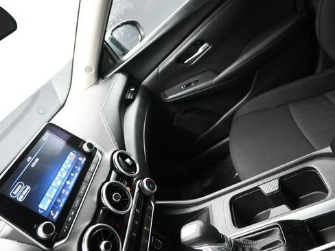 Used 2025 Nissan Sentra SV FWD image 19