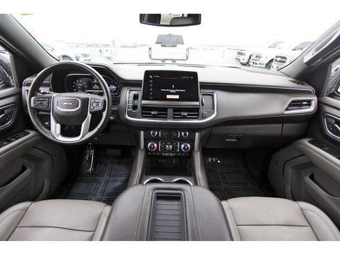 Used 2023 GMC Yukon XL SLT image 9