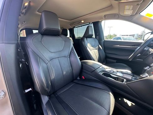 Used 2023 INFINITI QX60 Sensory w/ Cargo Package FWD image 31