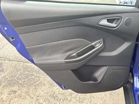 Used 2015 Ford Focus Titanium FWD image 23