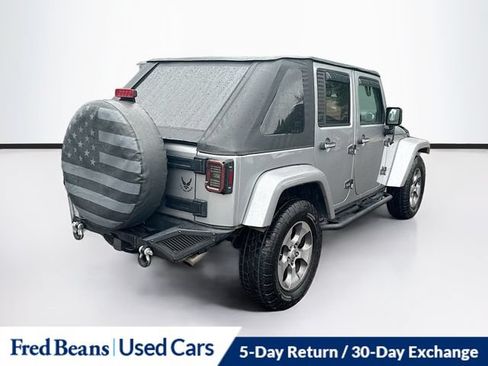 Used 2018 Jeep Wrangler Unlimited Sahara AWD/4WD image 10