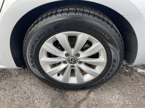 Used 2013 Volkswagen Passat 2.5 S image 4