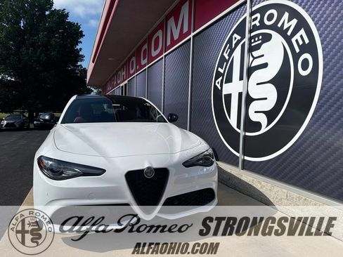 Used 2023 Alfa Romeo Giulia Veloce AWD/4WD image 1