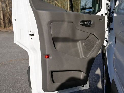 Used 2025 Ford Transit 350 XLT image 21