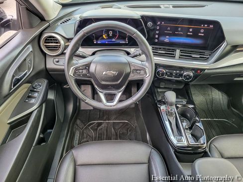 Used 2024 Chevrolet Trax ACTIV w/ Sunroof Package FWD image 14