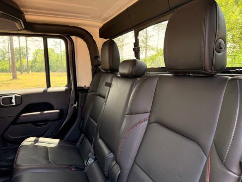 Used 2021 Jeep Gladiator Rubicon w/ Uconnect 4C Nav & Sound Group AWD/4WD image 26