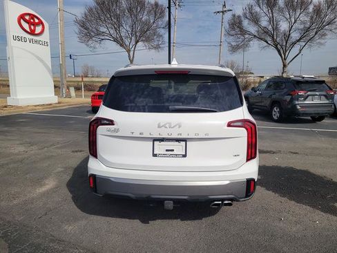 Used 2025 Kia Telluride S image 37