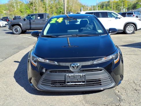 Certified 2024 Toyota Corolla LE FWD image 2
