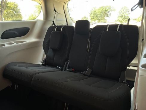Used 2024 Chrysler Voyager LX FWD image 13
