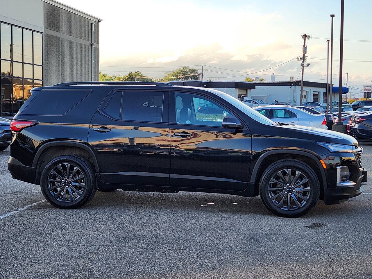 Used 2023 Chevrolet Traverse RS AWD/4WD image 11