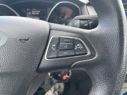 Used 2017 Ford Focus SE image 19
