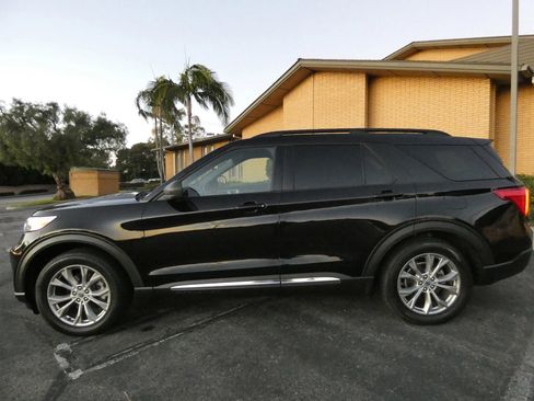 Used 2020 Ford Explorer XLT w/ Equipment Group 202A image 14