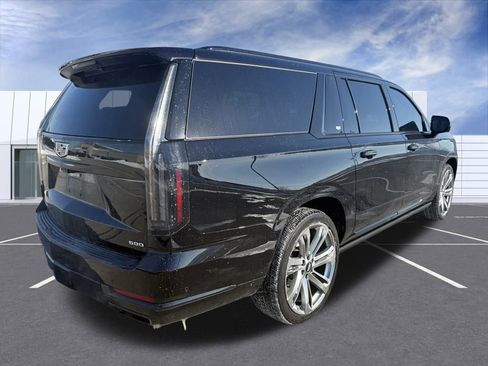 Certified 2025 Cadillac Escalade ESV Sport Platinum image 3