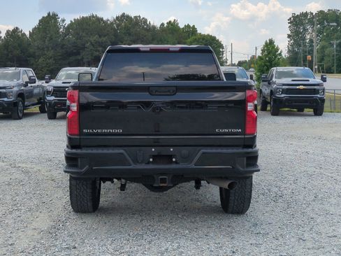 Used 2024 Chevrolet Silverado 2500 Custom w/ Custom Value Package AWD/4WD image 9