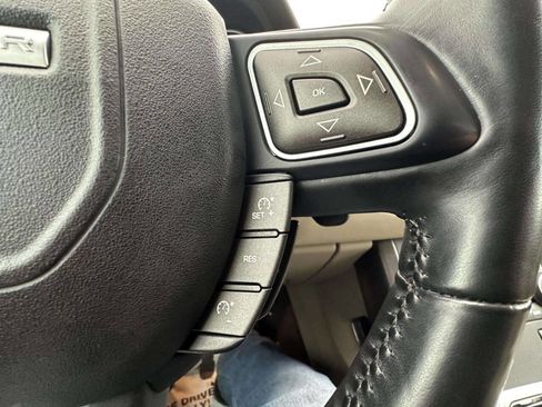 Used 2018 Land Rover Range Rover Evoque image 20