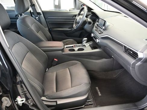 Used 2024 Nissan Altima 2.5 S image 11