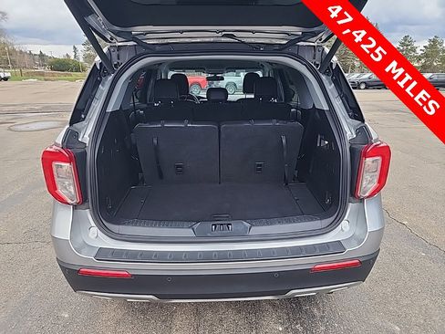 Used 2021 Ford Explorer XLT w/ Equipment Group 202A image 17