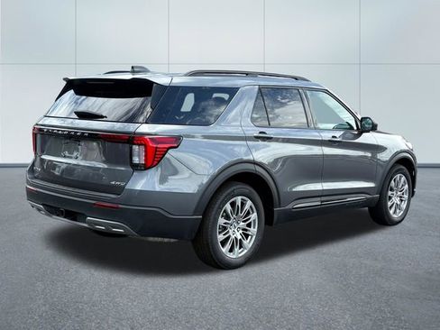 Used 2026 Ford Explorer Active w/ Active Comfort Package AWD/4WD image 3