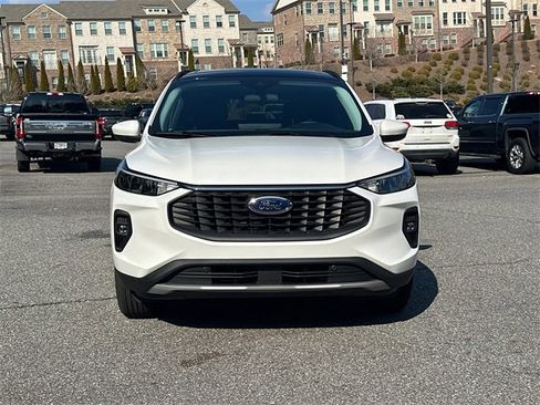 New 2025 Ford Escape SE image 2