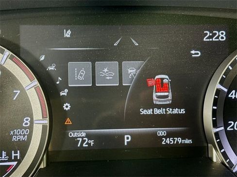 Certified 2023 Toyota Highlander XLE image 12